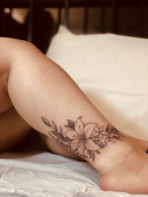 Feet Tattoo Ideas, Tattoo Ideas Foot, Foot Tattoo Designs, Ankle Foot Tattoo, Cute Foot Tattoos, Small Foot Tattoos, Tattoo Foot, Ankle Tattoos For Women, Ankle Tattoos