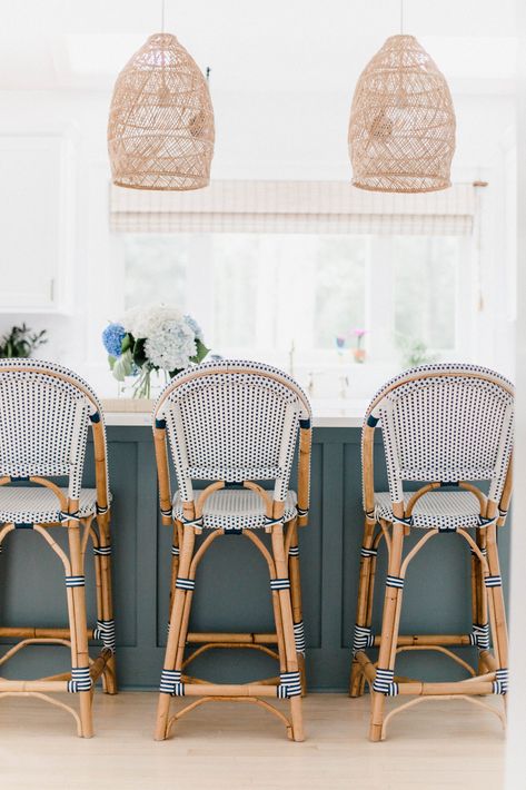 White Wood Bar Stools, White Dining Room, Ideas Hogar, Classic Kitchen, Dry Creek, Coastal Kitchen, Serena And Lily, Wood Bar Stools, Bistro Chairs