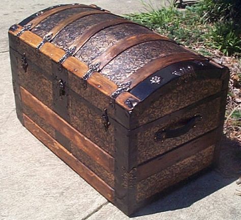 506 Victorian Era 1880s 1890s Restored Dome Top Antique Trunk For Sale and Available Antique Trunk Restoration, Trunk Makeover, Trunk Furniture, Trunks For Sale, Vintage French Furniture, Antique Trunks, Antique Steamer Trunk, Metal Trunks, Painted Trunk