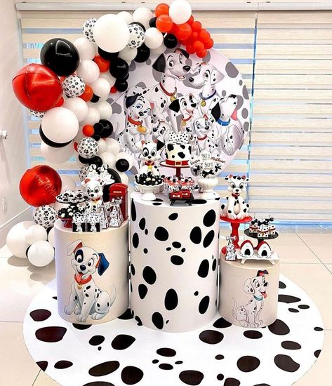 101 Dalmations Party, Bolo Snoopy, Dalmatian Party, Dog Themed Birthday Party, Princess Party Decorations, Disney Theme Party, Birthday Themes For Boys, Dalmatian Print, Dog Birthday Party