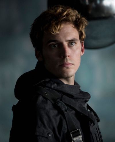 Sam Claflin Finnick, Hunger Games Finnick, Rabastan Lestrange, Tribute Von Panem, Hunger Games Characters, Stile Blair Waldorf, Finnick Odair, Sam Claflin, Hunger Games 3