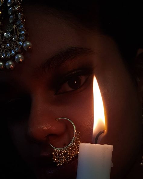 #desi #browngirl #photoshoot #indian #saree #candle #pinterest Heeramandi Inspired Photoshoot, Heeramandi Aesthetic Photoshoot, Aesthetic Desi Photoshoot Idea, Candle Light Photoshoot, Vintage Indian Photoshoot, Indian Aesthetic Photoshoot, Photoshoot With Candles, Vintage Saree Photoshoot, Vintage Indian Aesthetic