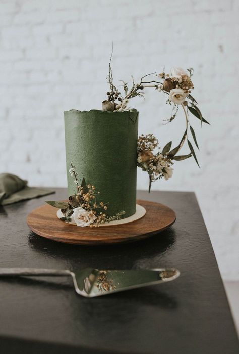 Classic Cake Designs, Pretty Cake Designs, Amazing Cake Ideas, Nature Cake, Olive Green Weddings, Green Wedding Cake, Boho Wedding Cake, Green Cake, Modern Cakes