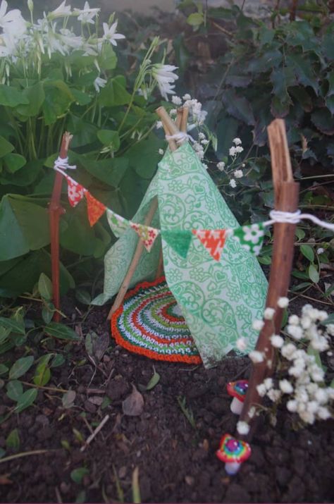 Fairy Garden Ideas - Supplies, Kits, Containers | Apartment Therapy Suitcase Miniature, Garden Teepee, Fairy Banner, Terrariums Ideas, Fae Garden, Celtic Fairy, Irish Theme, Fairy Garden Kit, Witch Garden