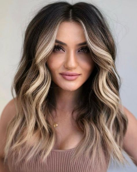 Edgy Brunette Hair Color, Rich Brown With Money Piece, Trending Haircuts For Long Hair, Colorblock Hair, Blonde Money Piece, Blond Balayage, Brunette Hair With Highlights, Money Piece, Brown Hair With Blonde Highlights