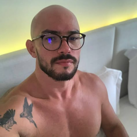 philuc on Instagram: “Bald n glasses @alinocavalcante thanks ! #baldbychoice #mybaldlife #shaving #menshooting #bald #careca #rasé #chauve #cleancut #cleanshave…” Bald Glasses Men, Bald With Glasses, Bald Men Glasses Style, Bald Men With Glasses, Bald Men Aesthetic, Bald Boy Aesthetic, Bald Aesthetic, Manly Aesthetic, Bald Man With Glasses