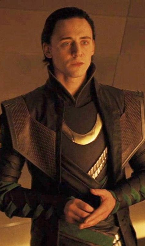 Thor 2011, Thor 1, Loki God Of Mischief, Loki Avengers, Sam Claflin, Thomas William Hiddleston, Loki Marvel, Loki Thor, Loki Laufeyson