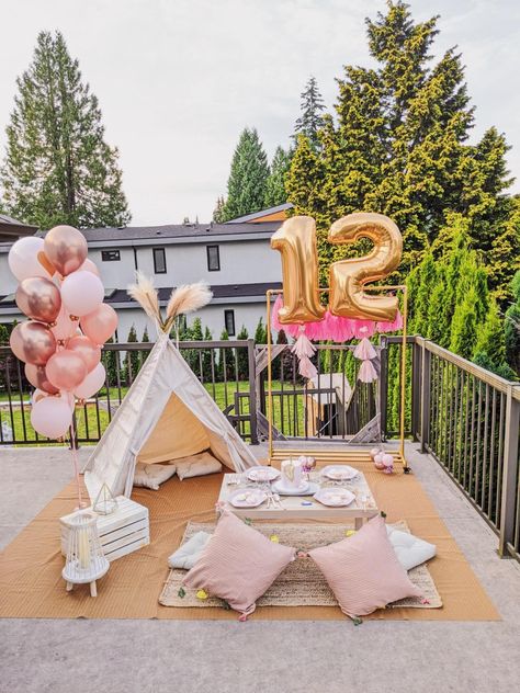 Carella Petite Event Birthday Picnic Ideas, Glamping Birthday, Picnic Birthday Party, Boho Birthday Party, Teepee Party, Birthday Picnic, Backyard Birthday, Picnic Inspiration, Picnic Decorations