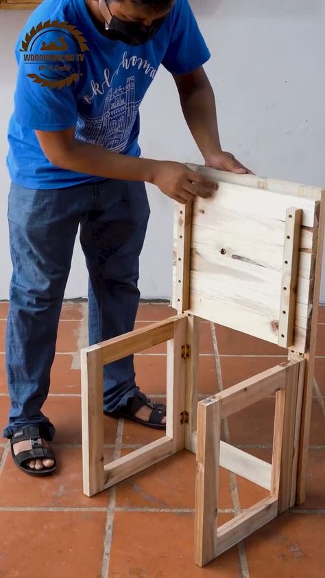 Wooden Stools Diy, Wood Pallet Recycling, Diy Wood Pallet Projects, Wooden Folding Chairs, Diy Stool, Woodworking Plans Beginner, End Tables Diy, Diy Patio Furniture Cheap, Rv Hacks