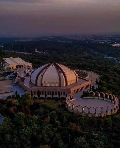 Another angle of the amazing Pakistan Monument located Shakarparian Hills in Islamabad.  The monument was constructed to represent the unity of Pakistani people. It is made up of 4 large petals that represent 4 of the largest ethnic groups of Pakistan: Punjabi, the Balochi, the Sindhi and the Pakhtun.  There are also 3 smaller petals that represent the smaller ethnic groups of Pakistan: Kashmir, Gilgit Baltistan, and the Federally Administered Tribal Areas. Which petal represents you? 🤔 Pakistan Monument, Pakistan Pictures, Pakistani People, Pakistani Culture, Building Aesthetic, Pakistan Travel, Gilgit Baltistan, Manama, Islamic Republic