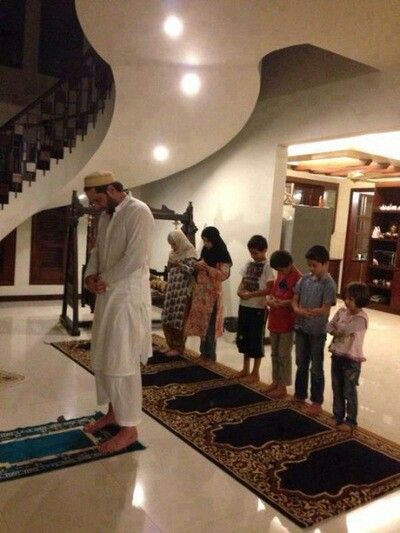 Inshallah. I love this. This is by far the most adorable thing i've seen all day Salat Prayer, La Ilaha Illallah, Ayat Quran, Muslim Family, Prayer For Family, Muslim Kids, Love In Islam, Prayer Room, Islamic Wallpaper