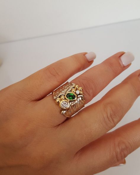 Moody Nails, Wide Gold Ring, Large Rings, Gold Vintage Ring, Antique Wedding Rings, Custom Ring Designs, Deco Engagement Ring, Bangle Designs, Large Ring