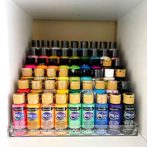 7 Easy Tips to Organize Art Supplies Messy Art Studio, Organize Art Supplies, Recreate Yourself, Craft Room Ideas, Dollar Tree Organization, Organizational Hacks, Ikea Alex, Rainbow Order, Art Supply Organization