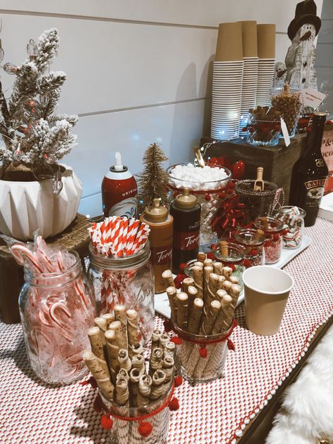 Hot Cocoa Bar Table, Christmas Aesthetic Party Ideas, Holiday Treat Table, Small Apartment Christmas Party, Christmas Party Treat Table, Cocoa And Cookies Christmas Party, Christmas Hot Chocolate Bar Aesthetic, Xmas Hot Chocolate Bar, Christmas Dessert Station