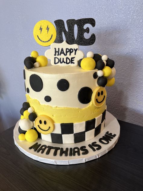 1st birthday smiley face theme black , white and yellow Yellow Smiley Face Cake, Smiley Face Treats, Black And Yellow Cake Ideas, One Happy Dude Birthday Cupcakes, Smiley Face 1st Birthday Party, 2 Cool Birthday Cake, Smiley Face Cake Ideas, Smiley Face Cake Pops, Smiley Face Smash Cake