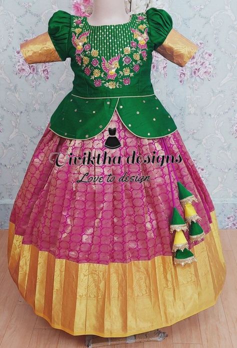 Big Border Pattu Blouse Maggam Works, Pink Green Half Saree, Pattulanga Blouse Designs, Green Pattupavada, Baby Lehanga Blouse Patterns, Pattulanga Designs For Kids, Pattu Langa Designs For Kids, Simple Aari Work Blouse Design For Pattu Saree With Border, Baby Lehanga Designs Kids