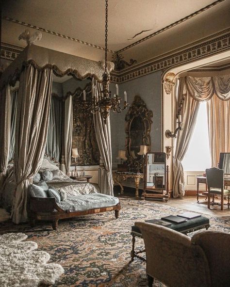 Old Money House, Mansion Bedroom, العصور الوسطى, Royal Room, Castle Bedroom, Royal Bedroom, Princess Bedroom, Casa Vintage, Home Cinema