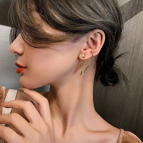 Tanzida Harun Khan (@tanz_mim) • Instagram photos and videos Flower Ear Cuffs, Elf Ear Cuff, Tassel Earing, Earring Fashion, Jewelry Luxury, Ear Cuff Earings, Fashion Korean, Cuff Earrings, Gold Stars