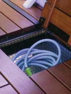 Deck Organization, Cottage Outdoor, Moderne Pools, Deck Storage, Sport Equipment, Clever Organizer, Sun Porch, Garden Hoses, Wire Basket