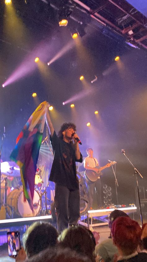 Cavetown With Pride Flag, Bittersweet Daze Tour Cavetown, Wrabel The Village, Cavetown Concert Outfit, Cavetown Aesthetic Outfits, Cavetown Outfits, Cavetown Fanart, Cavetown Poster, Cavetown Wallpapers