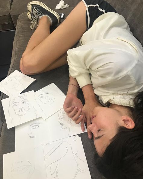 When @lenadunham draws you and it’s so sweet and cozy that you go full fetal. Margaret Qualley, Angel Face, American Beauty, Draw Your, I Love Girls, So Sweet, New Yorker, Pretty People, Life Is Good