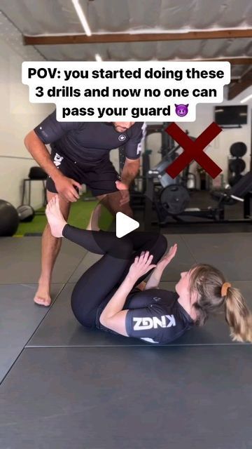 Brazilian Jiu Jitsu Women, Jiu Jitsu Motivation, Jiu Jitsu Women, Jiu Jitsu Videos, Jiu Jitsu Girls, Jiu Jitsu Techniques, Bjj Jiu Jitsu, Jiu Jitsu Training, Bjj Training