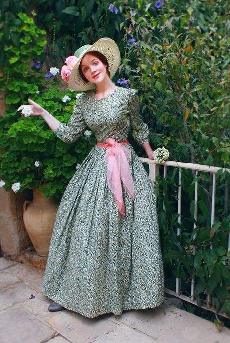 English Classic Outfit, Modest Tea Party Outfit, Classy Vintage Fashion, English Dress, To All My Friends, Victoria Fashion, 1800s Fashion, Elegant Outfit Classy, Outfits Vintage