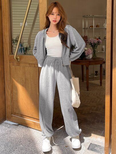 Grey Sweatpants Outfit Women, Sweatpants Outfit Women, Gray Hoodie Outfit, Joggers Outfit Women, Korea Outfit, Airport Fit, Jogger Outfit, Cute Sweatpants Outfit, Sweats Outfit