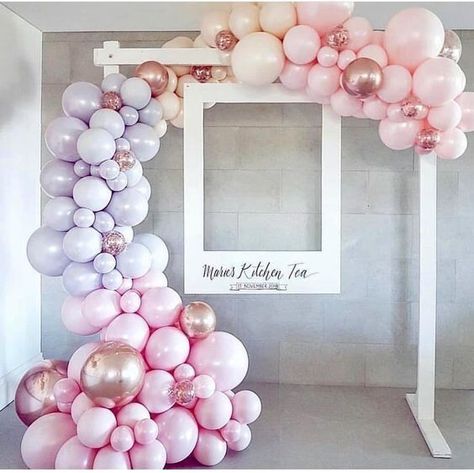 Photo Backdrop Frame, Tulle Balloons, Lila Party, Graduation Party Diy, Framed Wedding Photos, Photo Booth Frame, Wedding Scene, Festa Party, Graduation Diy