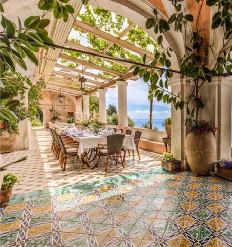 Kayla Aesthetic, Provence Aesthetic, Italian Scenery, Amalfi Coast Villa, Italian Style Home, Cumberland Gap, Homes In Italy, Hacienda Style Homes, Italy House