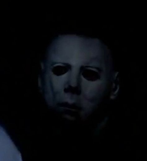 Michael Myers Michael Myers Memes, 80s Aesthetic Wallpaper, Halloween Live Wallpaper, Johnny Depp Wallpaper, Michael Myers Art, John Carpenter Halloween, Scary Films, Scary Movie Characters, Halloween Film