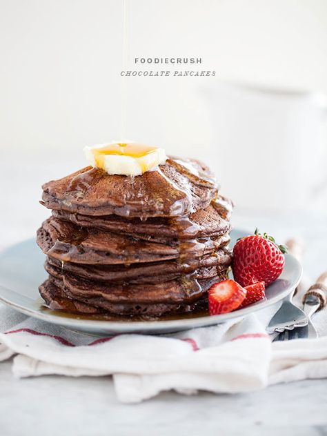 During the week we’re the quick breakfast kind of family. Usually eggs or oatmeal and toast. Smudge always has toast because she’s a dunker. I don’t get it, the girl dunks her toast in everything from cereal to orange juice. Ew. But when we have time, mostly on the weekends, I like to cook something [...] Chocolate Pancakes, Foodie Crush, What's For Breakfast, Delicious Breakfast Recipes, Breakfast Pancakes, Köstliche Desserts, Sweet Breakfast, Breakfast Dishes, Yummy Breakfast