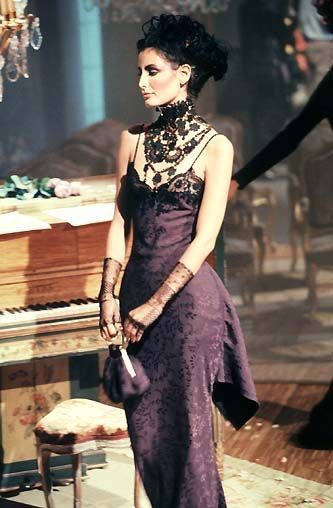 Runway Fashion Couture, Mode Hippie, John Galliano, Dark Fashion, Mode Inspiration, Goth Fashion, Fesyen Wanita, Looks Vintage, Look Chic