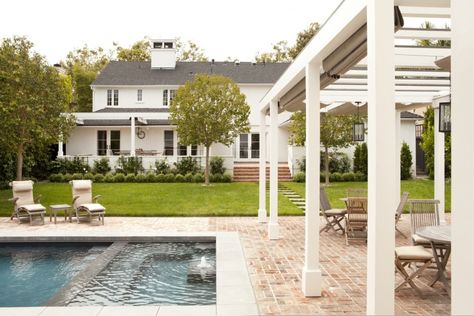 Poolside Lounge, Los Angeles Interior Design, Beverly Hills Houses, Luxe Interiors, Interiors Design, Pool Landscaping, Pool Patio, Cool Pools, Pool Area