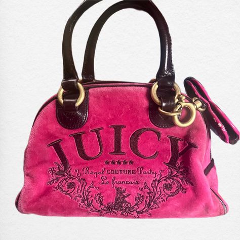 Vintage Juicy Couture Purse 🩶 Authentic! Y2k Heart, Y2k Bags, Y2k Handbag, Mirror Keychain, Velour Bag, Juicy Couture Bracelet, Vintage Juicy Couture, Juicy Couture Purse, Heart Mirror