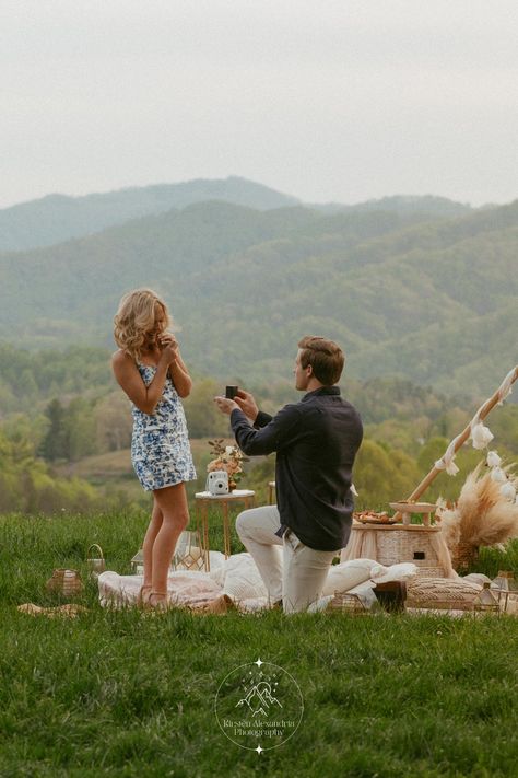 Marry Me Proposal Photo | The Ridge Asheville. Hi! I'm Kirsten! I am a Wedding and Elopement photographer based out of Asheville, NC that is ready to travel anywhere to capture your love story. The perfect location for your mountain proposal! Find my favorite proposal photo to capture with these outdoor mountain proposal ideas, the Ridge Asheville mountain top, and boho mountain photos. Book me to capture this special moment at kirstenalexandriaphotography.com Wedding Proposals Mountains, Travel Proposal Ideas, Ranch Proposal Ideas, Engagement Moment Photos, Simple Nature Proposal, Proposal Ideas Forest, Purpose Ideas Engagement, Proposal Locations Ideas, Proposal Ideas Mountains