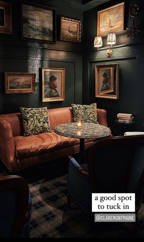 English Gentleman’s Club Decor, Speakeasy Wall Paint, Peaky Blinders Living Room, Small Speakeasy Room, Gentlemen’s Lounge, Dark Parlor Room Ideas, Gentleman Club Interior Classic Style, Small Home Speakeasy, Moody Poker Room