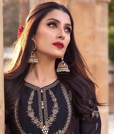 Pakistani Frocks, Asian Wedding Dress Pakistani, Stylish Short Dresses, Ayeza Khan, Beautiful Pakistani Dresses, Women Dresses Classy, Wedding Dresses For Girls, Wedding Dress Trends, Pakistani Actress