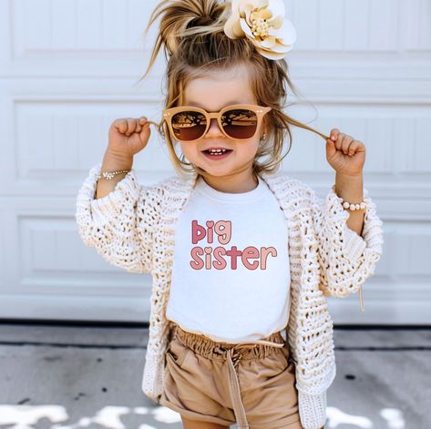 Big Sister Toddler Shirt, Cute Kids Shirt, Big Sister Gift, Mom To Be, Daughter Tee, Pregnancy Announcement, I am Going To Be A Big Sister by SmillyLoves on Etsy Birthdays Dress, Brother Sister Photos, Matching Sister Outfits, Big Brother Little Brother, Stylish Text, Big Sister Gifts, Sister Photos, Big Sister Shirt, Family Reunions