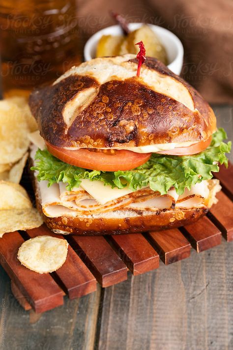 Bun Sandwich Ideas, Pretzel Bun Sandwich Ideas, Pretzel Bun Sandwich, Turkey And Swiss Sandwich, American Sandwich Recipes, Pretzel Buns Sandwich, Pretzel Bun Sliders, Bun Sandwiches, Bacon Cheese Fries