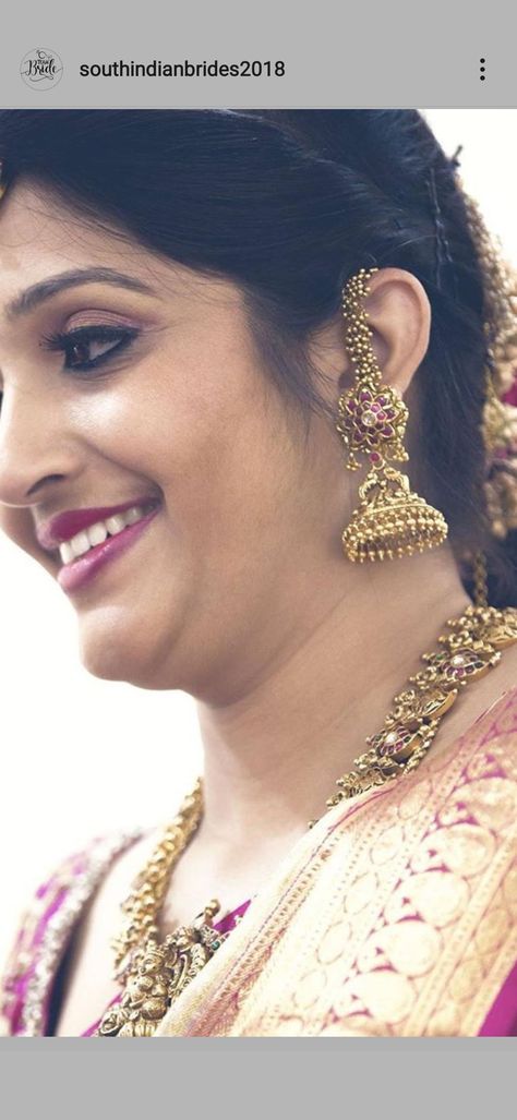 Ear Chains Indian Gold Temple Jewellery, Ear Mattal Gold, Mattal Designs Gold, Maatilu Gold Designs Latest, Earchains Gold, Maatilu Designs, Maatilu Gold, Mattal Jhumka, Ear Chains Indian Gold