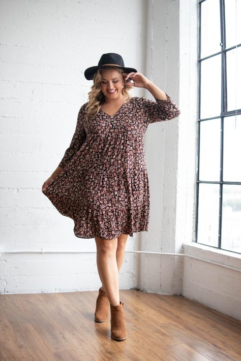 Channel your boho energy in our effortless Issy Dress. Featuring a V-neckline and 3/4 length sleeves in a tiered tunic silhouette, this easy-to-style dress will be a favorite in your closet for seasons to come. Kiyonna Clothing is made exclusively in women’s plus sizes and offers plus-size outfits, plus-size fashions, and plus-size looks for you. Winter Outfits Plus, Winter Outfits Plus Size, Fall Outfit Plus, Fall Outfit Plus Size, Plus Size Winter Outfits, Plus Size Looks, Outfit Plus Size, Plus Size Fall Outfit, Plus Size Fall