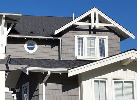 Exterior Colors that Go with a Gray Roof | WOW 1 DAY Painting Dark Gray Roof House Colors, Dark Grey Roof House Colors, Dark Roof House Color Schemes, Grey Roof House Colors, Dark Grey Siding, House Render, Brown Roofs, Gray House Exterior, Color House