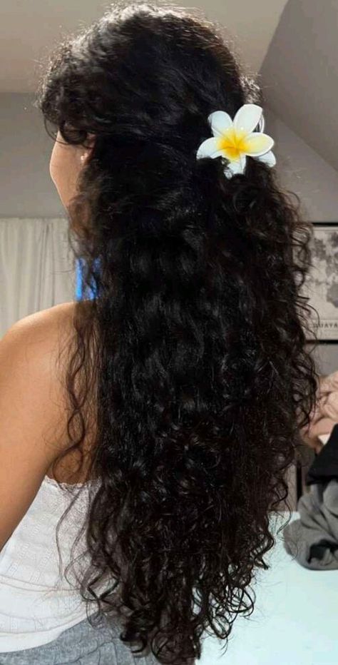 Curly Hair Photos, Curly Hair Styles Easy, Beautiful Curly Hair, Hairdos For Curly Hair, Hair Stylies, Curly Hair Inspiration, Curly Girl Hairstyles, Curly Hair Care, Hair Photo