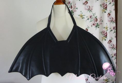 Bat Purse Diy, Bat Purse, Evil Aesthetic, Bat Bag, Gothic Purse, Purse Diy, Gothic Bag, Diy Purse, White Handbag