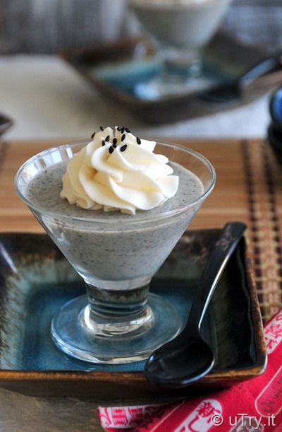 How to Make Black Sesame Pudding 黑芝麻布丁 with step-by-step video tutorial. It's a refreshing and decadent Asian dessert that's easy to prepare. http://uTry.it Black Sesame Dessert, Sesame Recipes, Black Sesame Paste, Pudding Cakes, Asian Dessert, Chinese Dessert, Black Sesame Seeds, Small Food Processor, Japanese Dessert