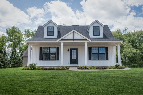 Cape Farmhouse Exterior, Dormer Cape Cod House, Cape Cod Second Floor Addition, Cape Cod House Plans Open Floor, Cap Cod Style Homes Exterior, White Cape Cod House Exterior, Cap Cod Exterior, Cape Code Open Floor Plan, Cape Cod Open Floor Plan