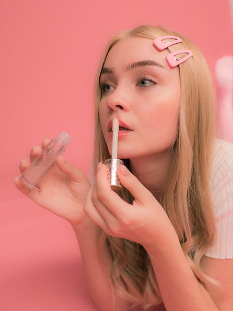 Barbie Makeup Photoshoot, Girly Editorial Photoshoot, Barbie Inspired Photoshoot Photo Shoot, Pink Barbie Photoshoot Ideas, Barbie Portrait Photography, Barbie Inspired Shoot, Barbie Core Photoshoot, Retro Barbie Photoshoot, Barbie Inspo Photoshoot