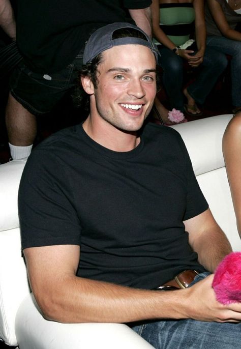 Tom Welling 2000s, Tom Welling Smallville, Tom Clark, Tom Welling, Sports Romance, Clark Kent, Smallville, Famous Men, Hot Actors