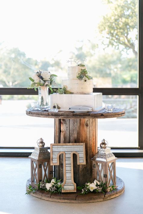 Rustic Wedding Cake with Wire Initial Cake Topper | Twisted Hangers #weddingcake #weddingcaketopper #caketopper #rusticwedding #twistedhangers